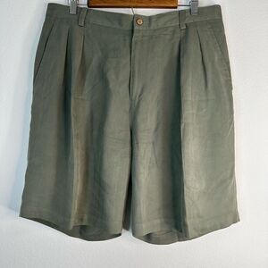 Tommy Bahama Mens 100% Silk Olive Green Pleated Shorts Waist 36 Preppy Coastal